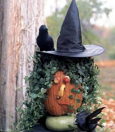 Pumpkin Witch in the garden from Georgia Peach Jimby. Wish I was there though.